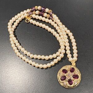 *Elegant Faux Pearl Necklace with Gold & Purple Pendant